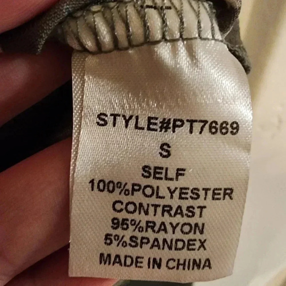 NWOT Papermoon floral tshirt blouse green buttons down back size small - Picture 6 of 6